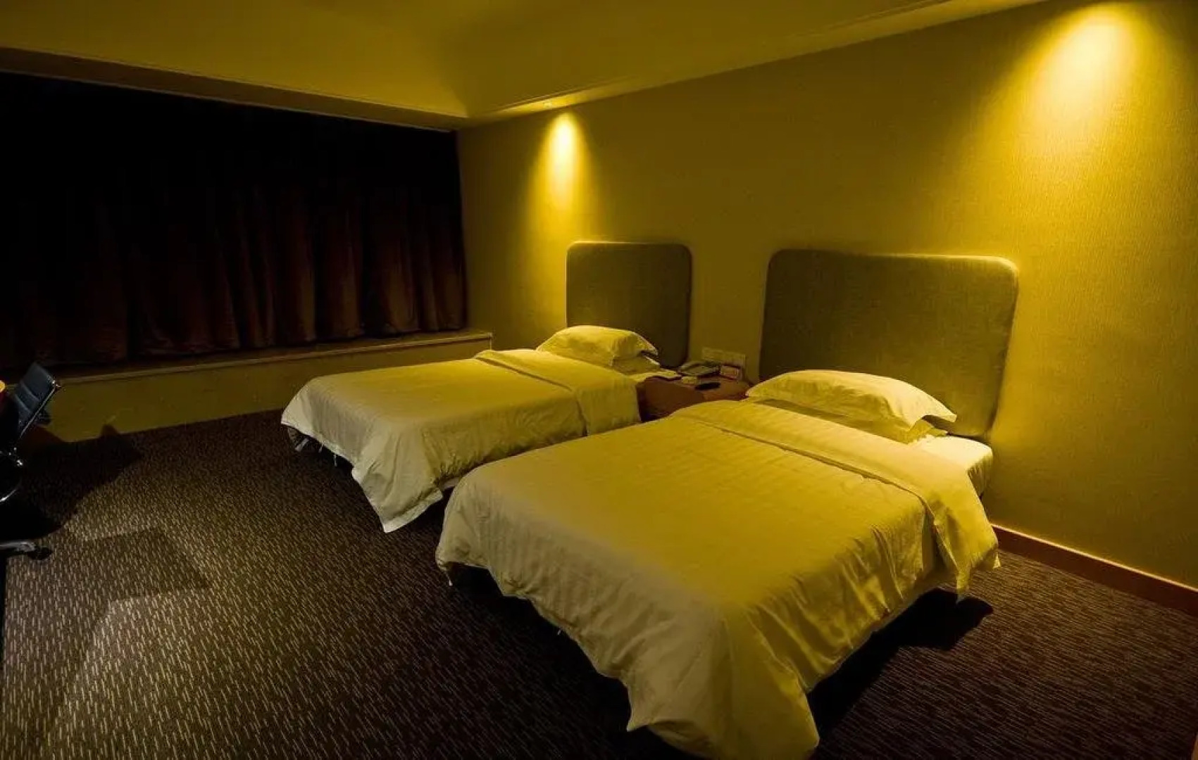 Yichang Jinshi Hotel