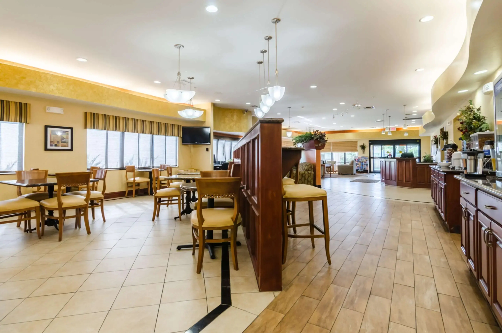 Comfort Suites Salina South