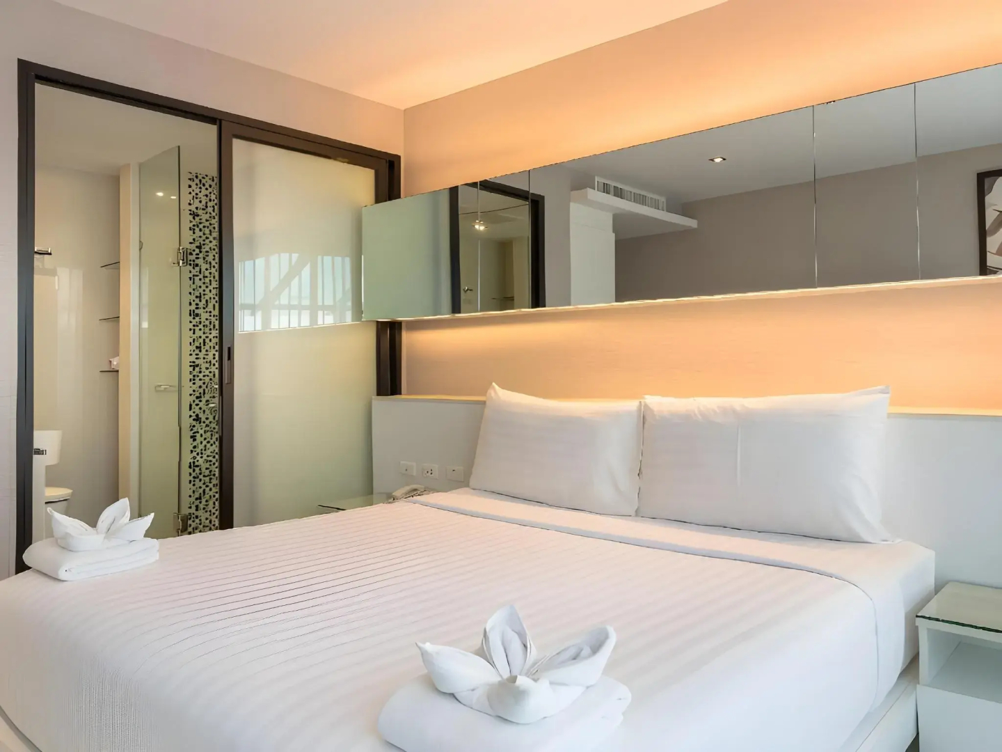 Serenotel Pattaya Beach Front
