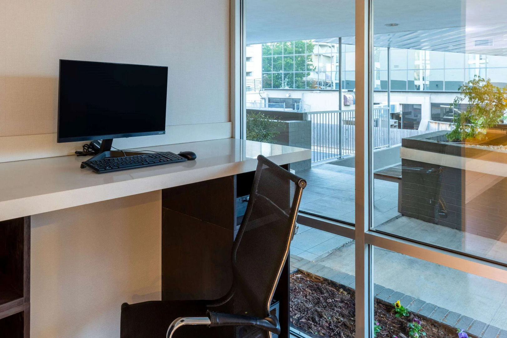 La Quinta Inn & Suites by Wyndham Tulsa Downtown/Route 66