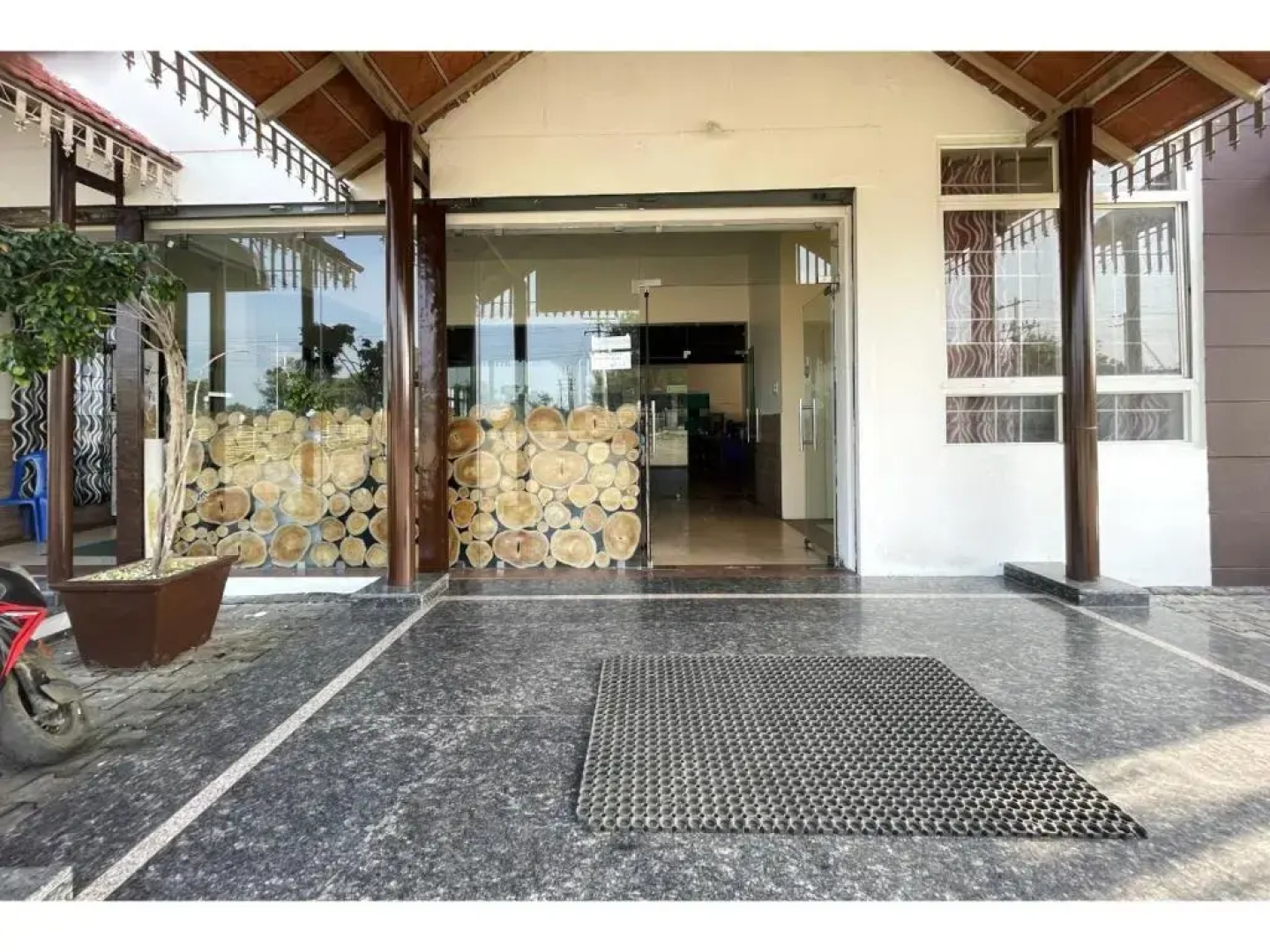 Green Valley Residency by OYO Rooms
