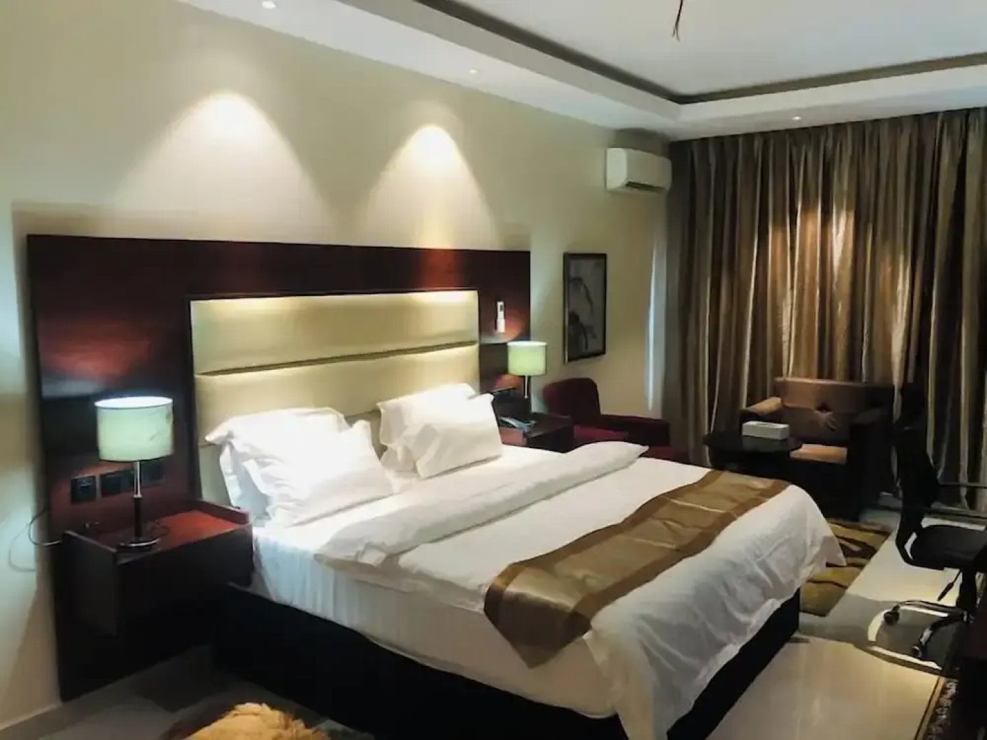 Haute ApartHotel