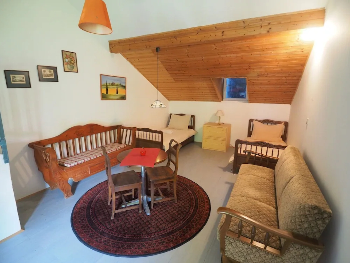 Apartments and Rooms Sara Latin