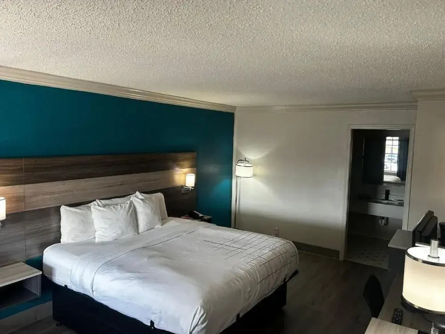 Causeway Inn - Metairie