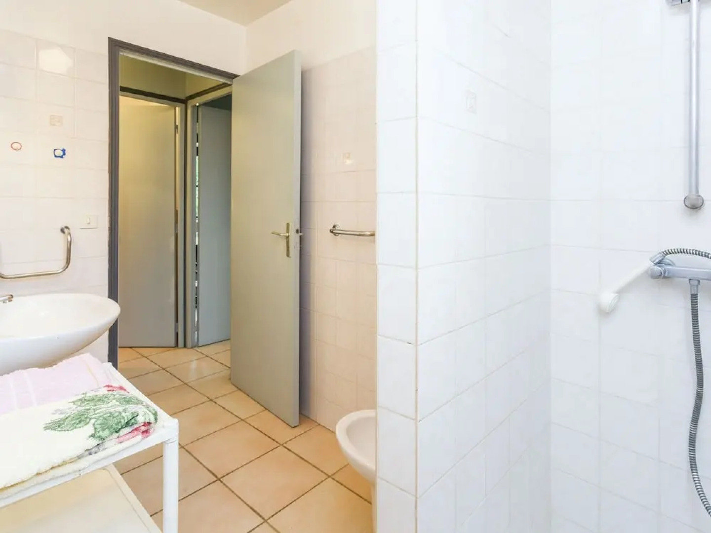 Beautiful Holiday Home in Wooded Grounds Near Villefranche-du-périgord