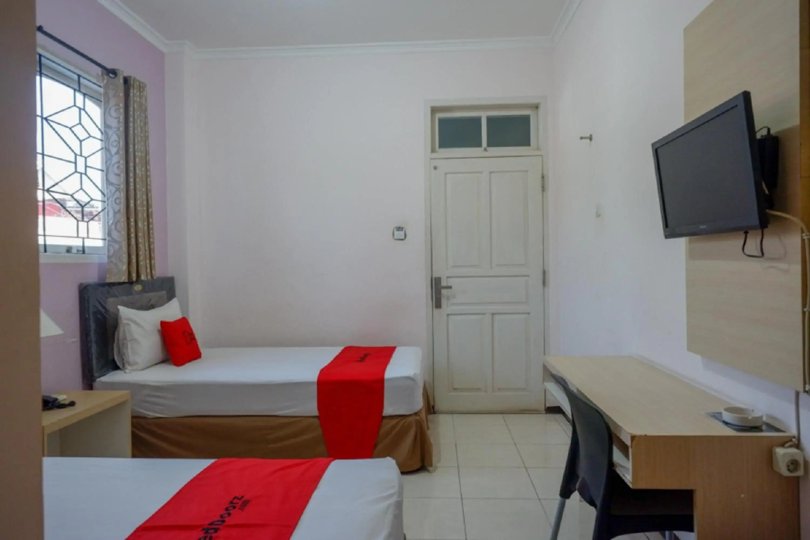 RedDoorz Plus Syariah @ Hotel Boulevard Luwuk