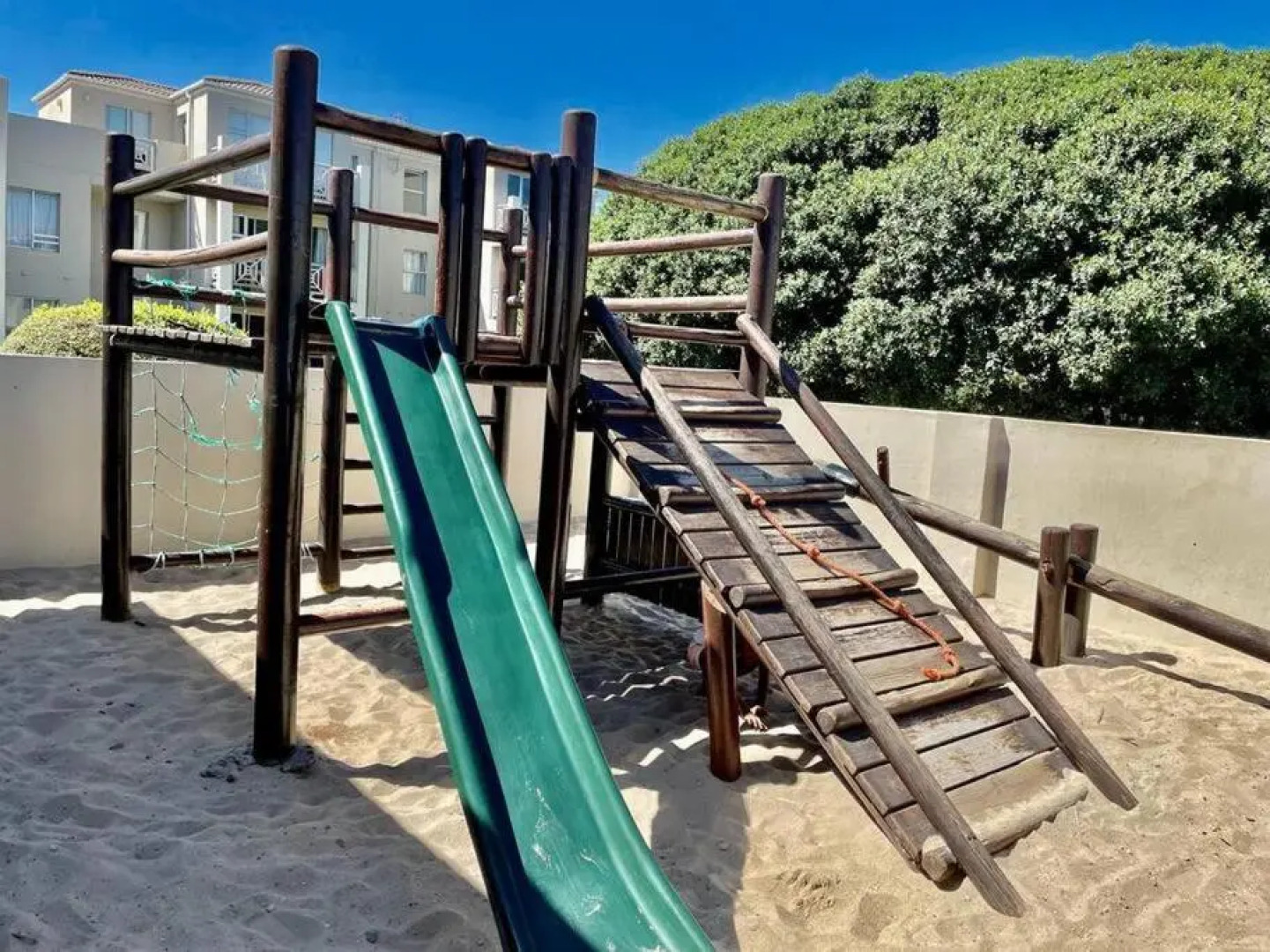 119 Hermanus BeachClub