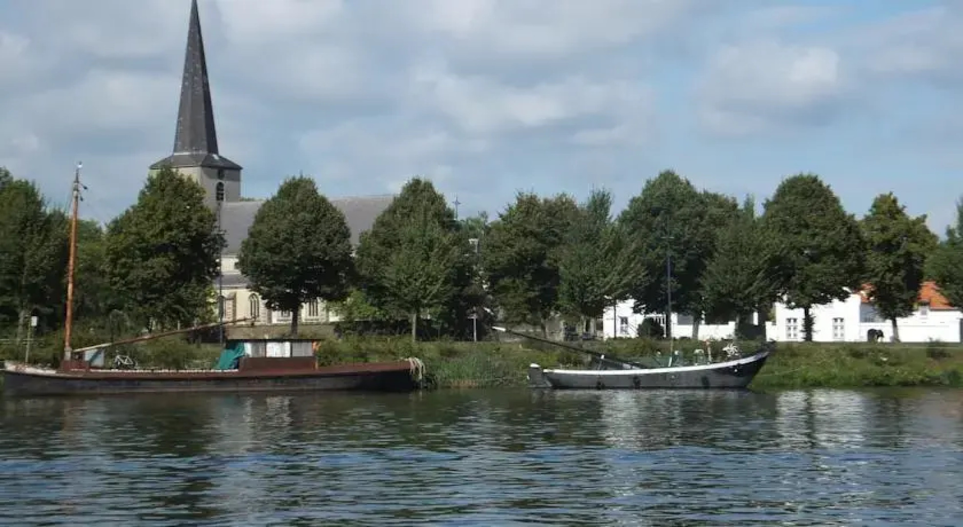 Rias Bed & Kitchen and Beyond