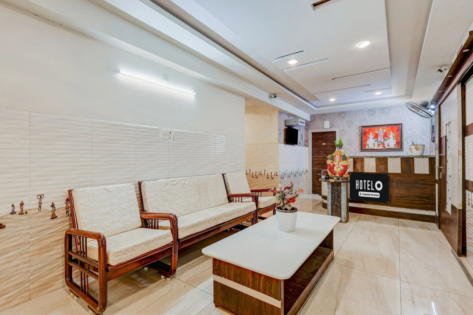 Super Hotel O Eluru Railway Station Formerly Sree Nitya Residency