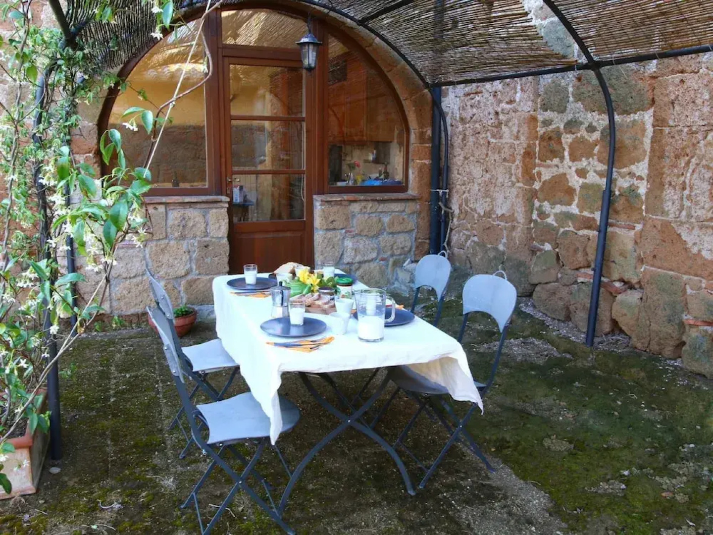 Unique Sorano Stay With Pool