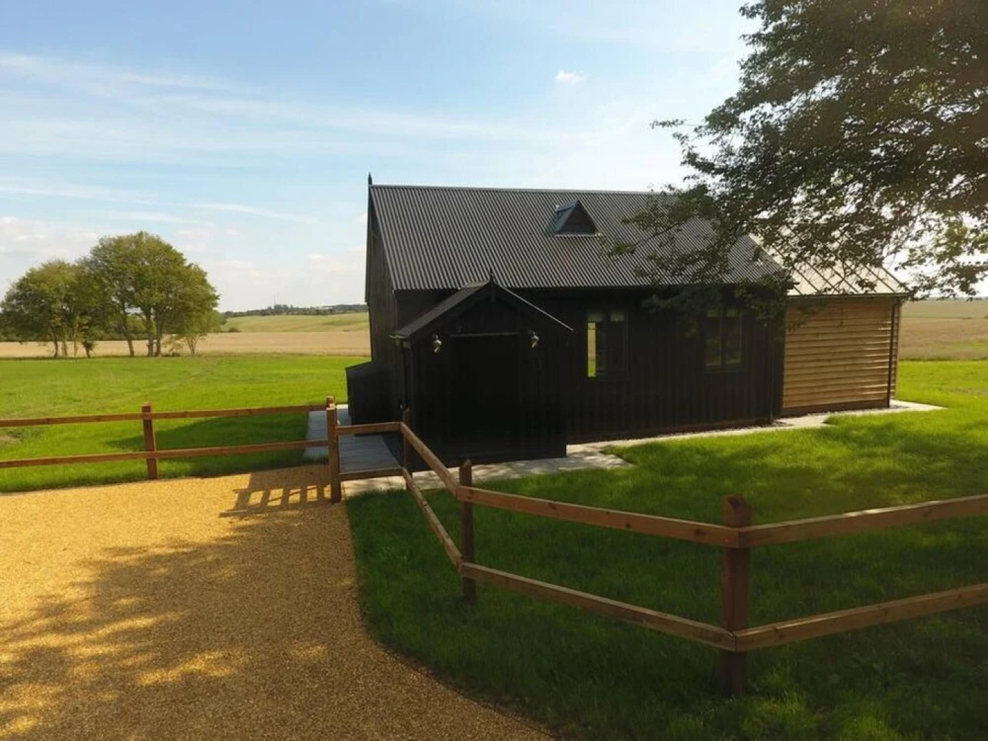 Rustic 1-bed Holiday Home in Suffolk Countryside