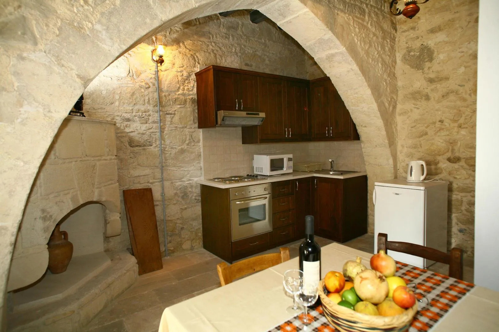 Leonidas Village Houses