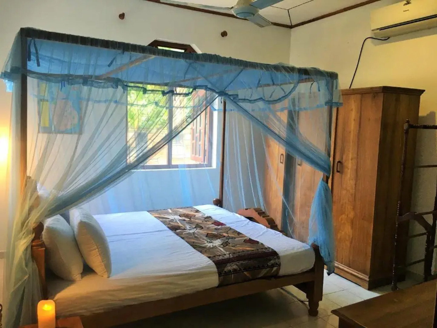 Swiss Villa Moragalla Beach