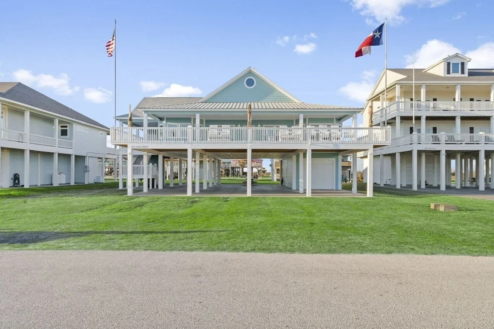 Shore Relaxin' 4 Bedroom Home by RedAwning