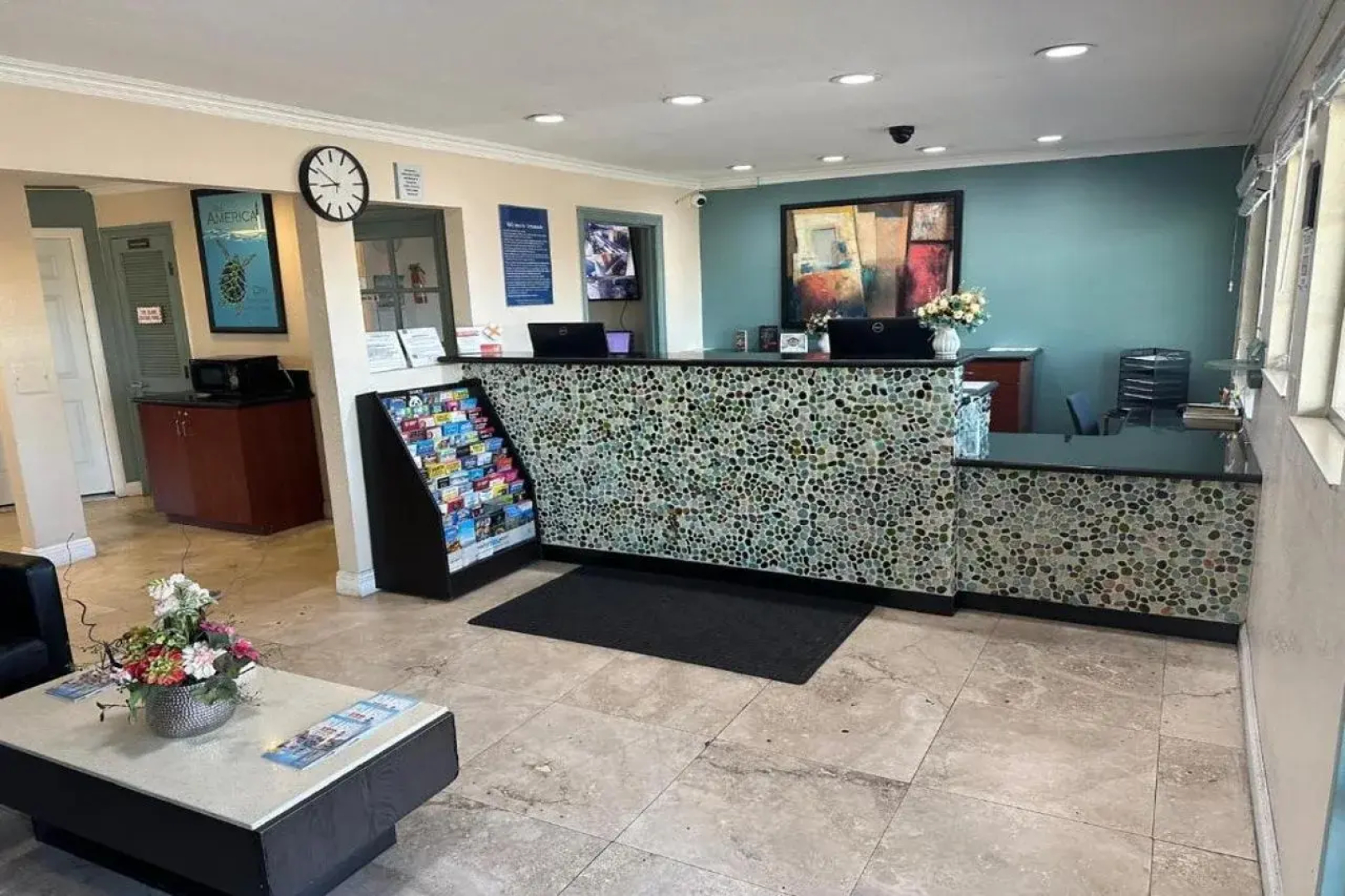 Hotel Avenida - Oceanside Camp Pendleton