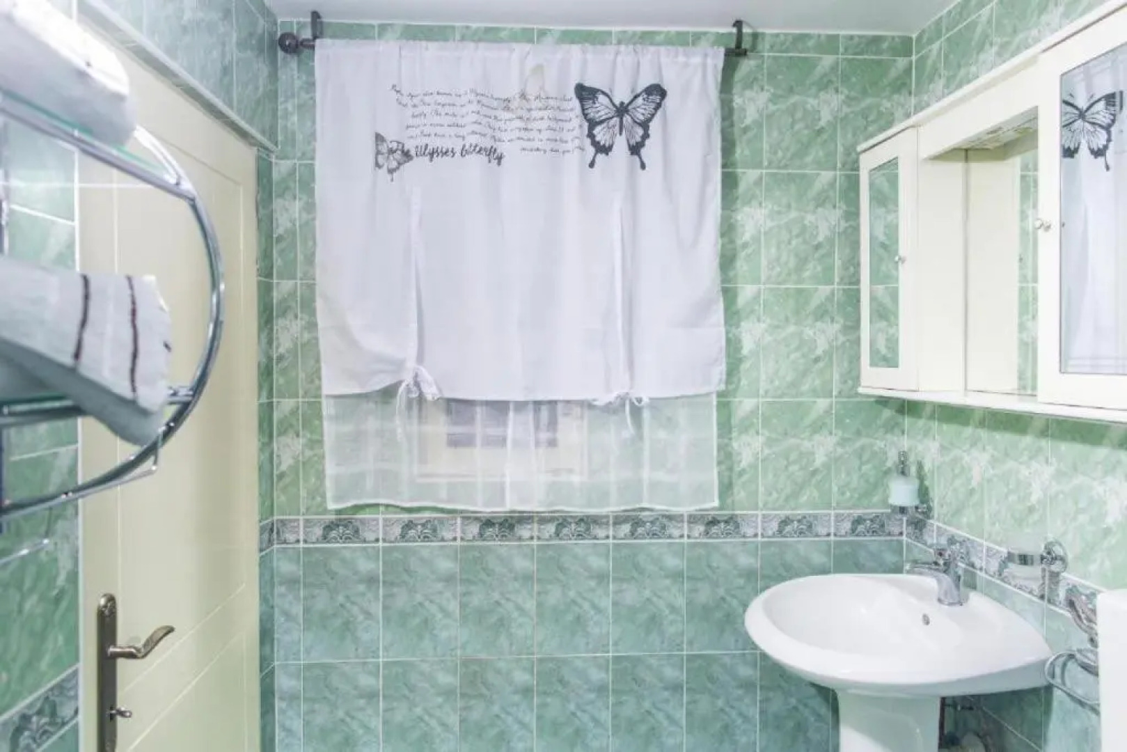 Apartment with Shared Pool in Prčanj Montenegro