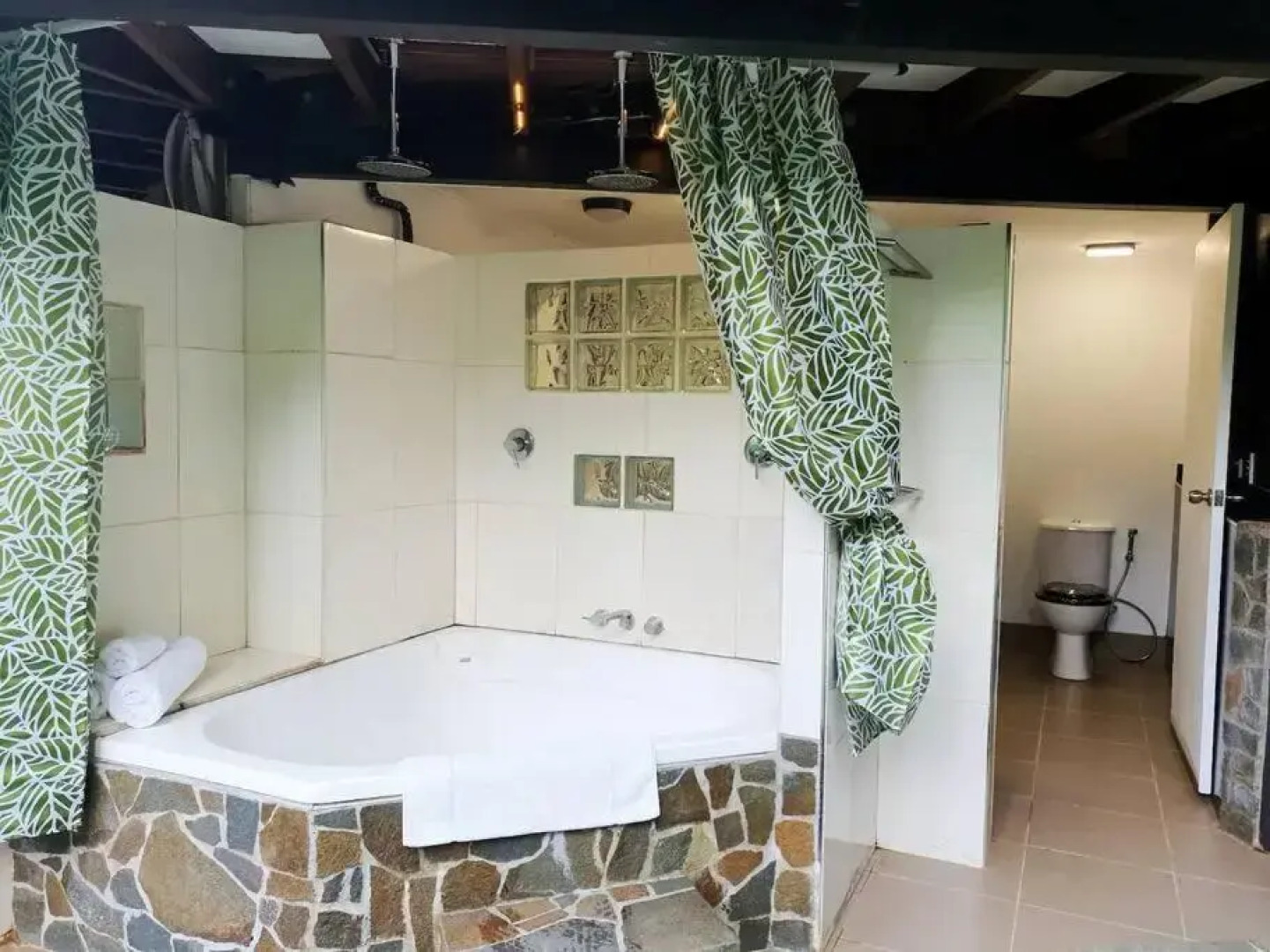 Daintree Holiday Homes - Treeverb Beach House