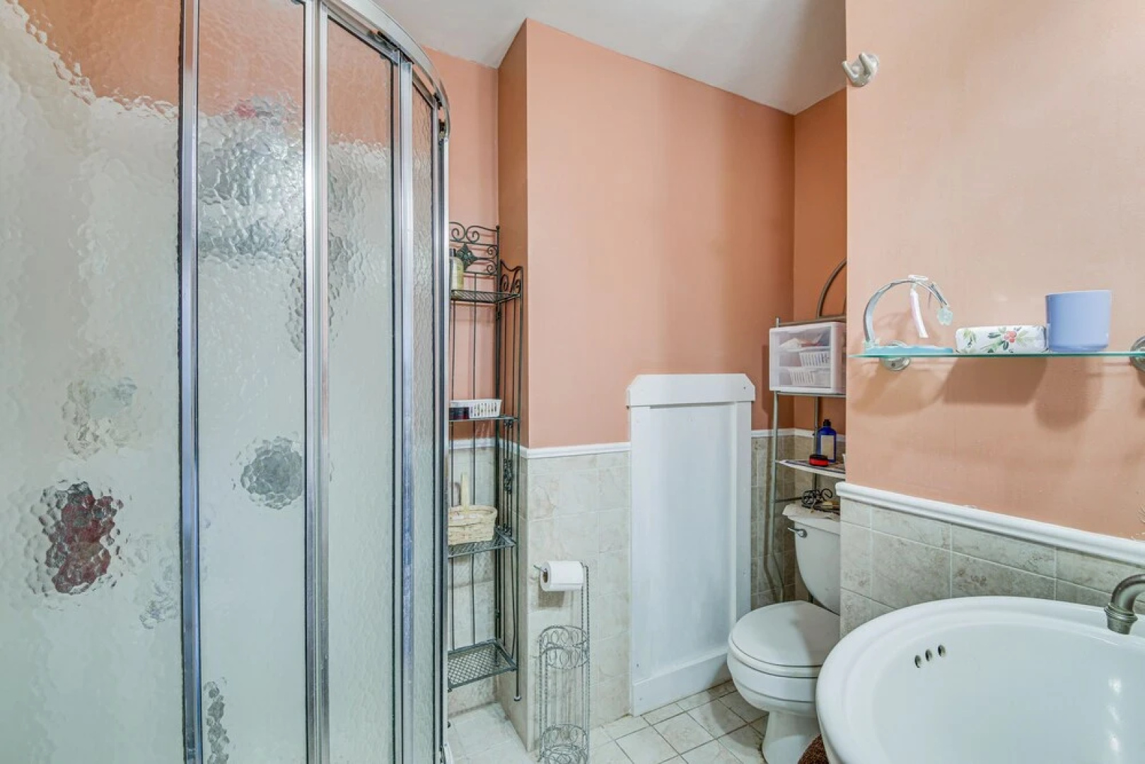 Spacious Round Pond House w/ On-site Trail Access!