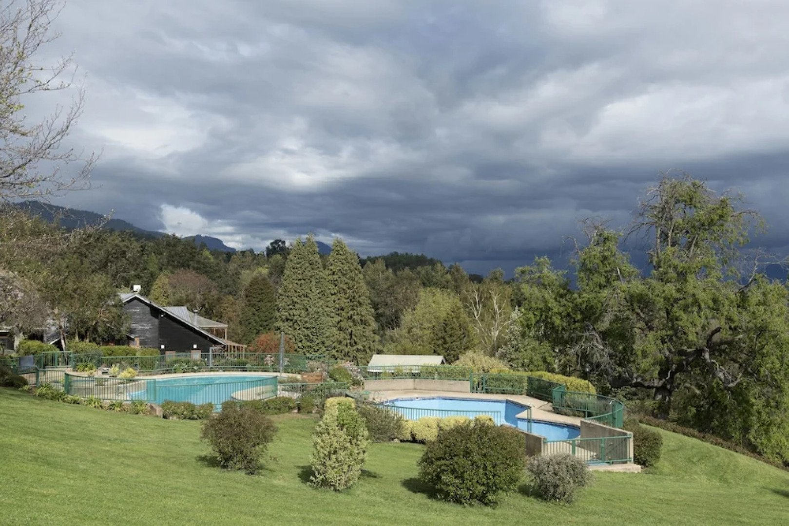 Hotel y Cabañas Lago Ranco - Caja Los Andes
