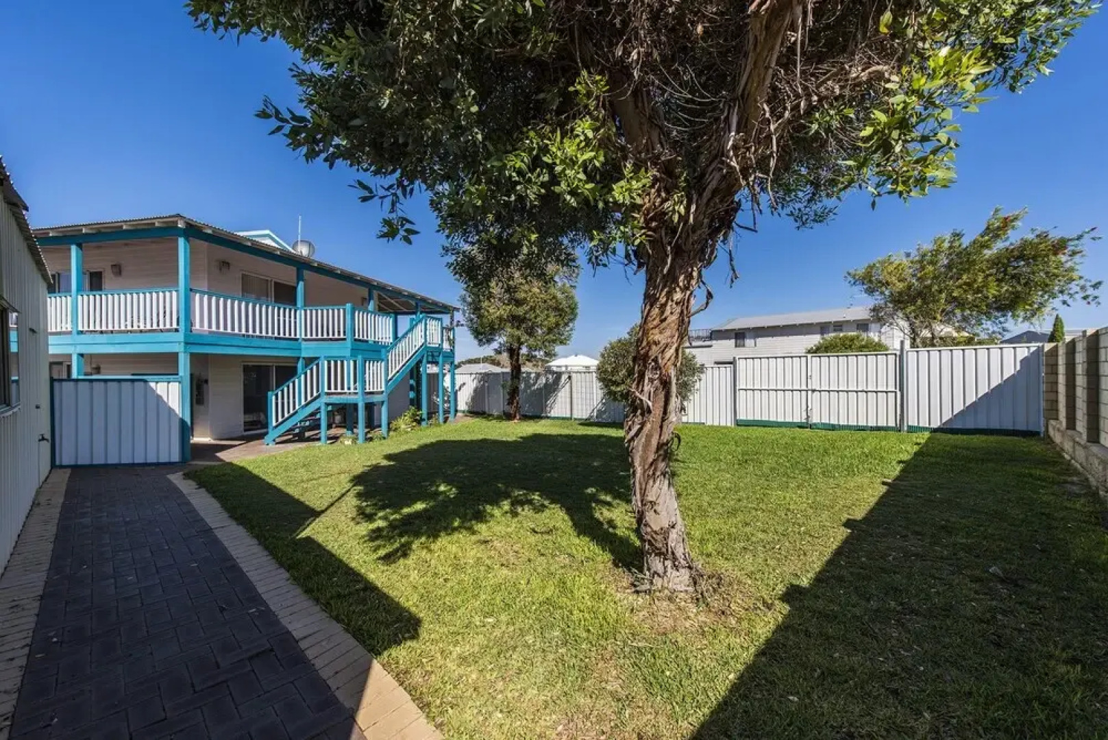 The Outlook - All the Comforts of Home Pet Friendly