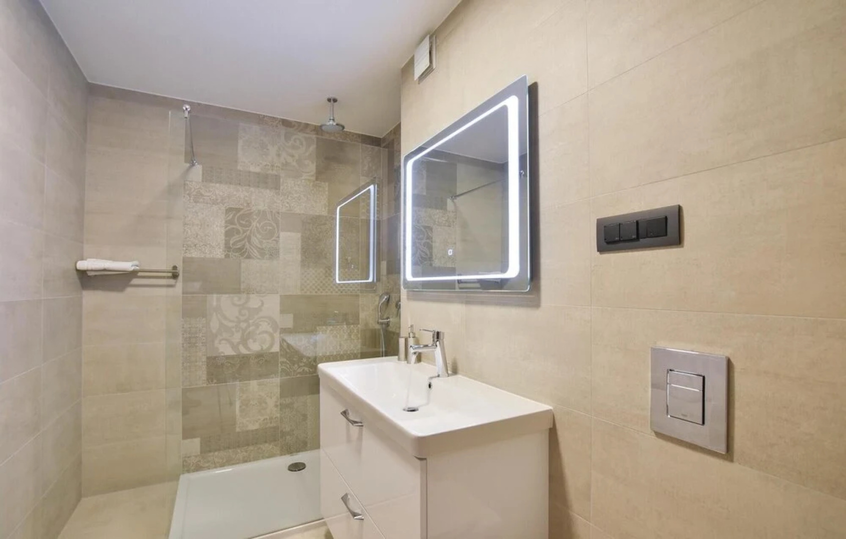 Amazing Home in Omis with Hot Tub, Sauna & WiFi