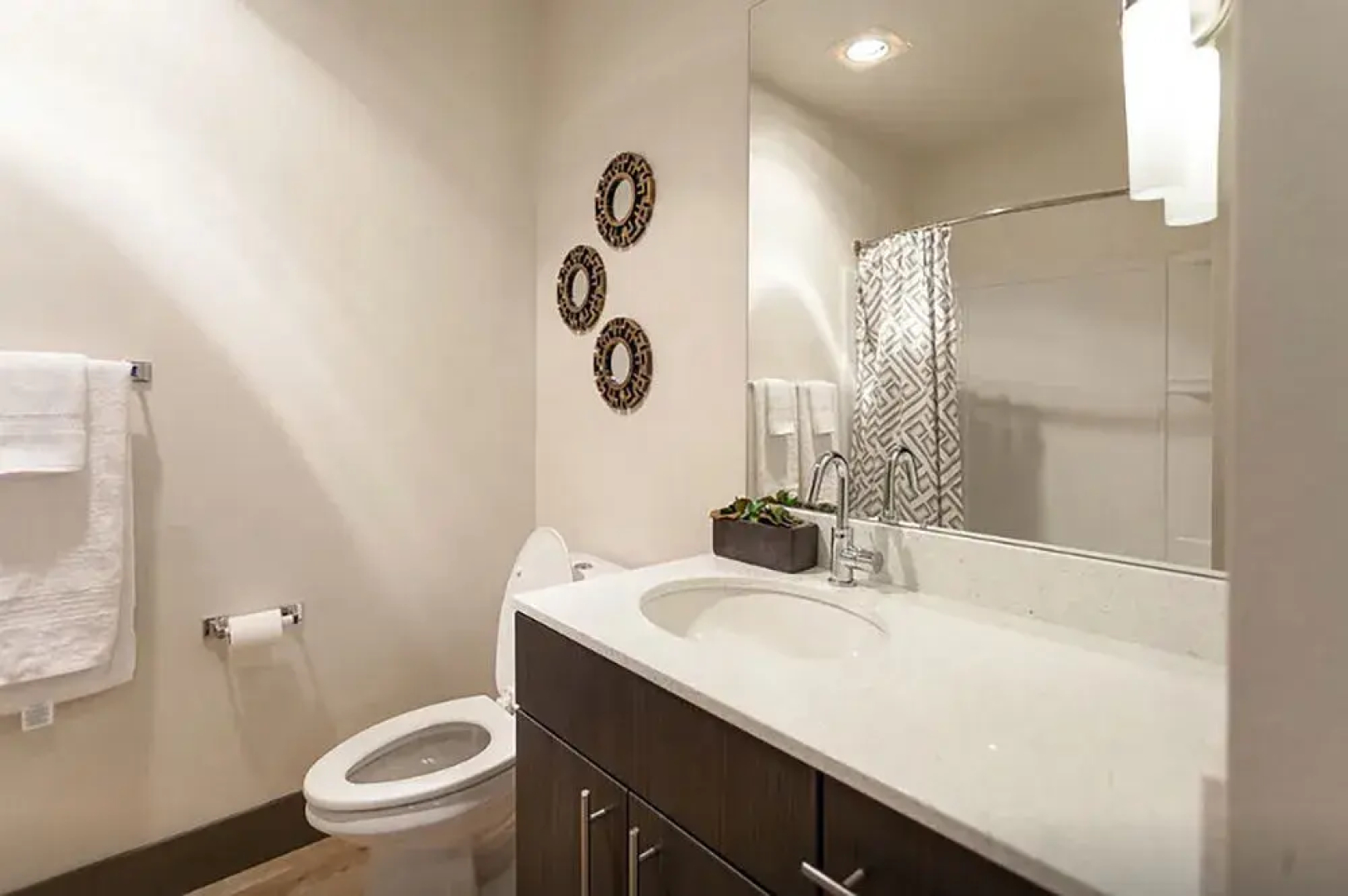 Waterfront Modern Studio Rooftop Views