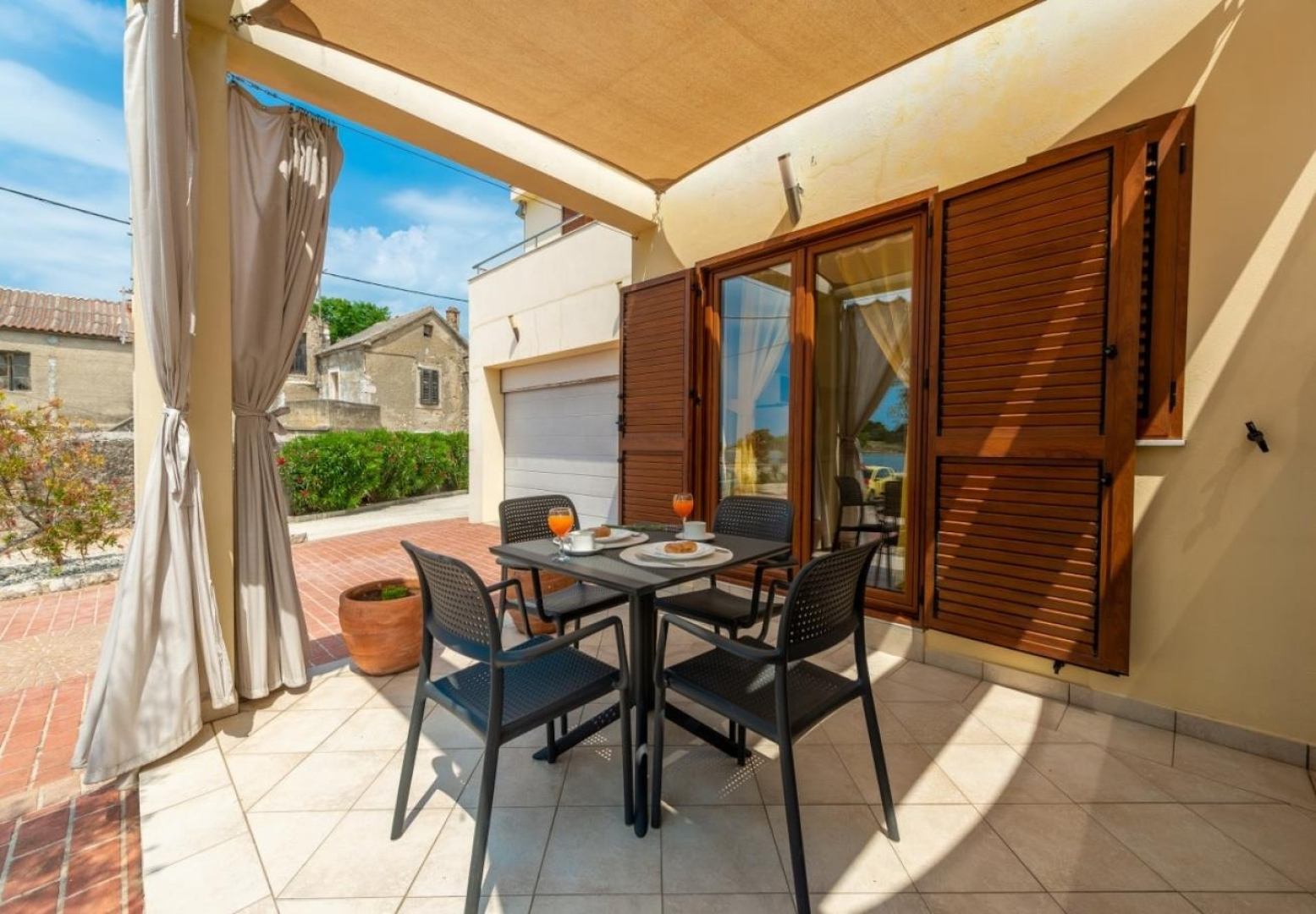 Apartment Bosko - 30m from the sea with parking: A3 Nin, Zadar riviera