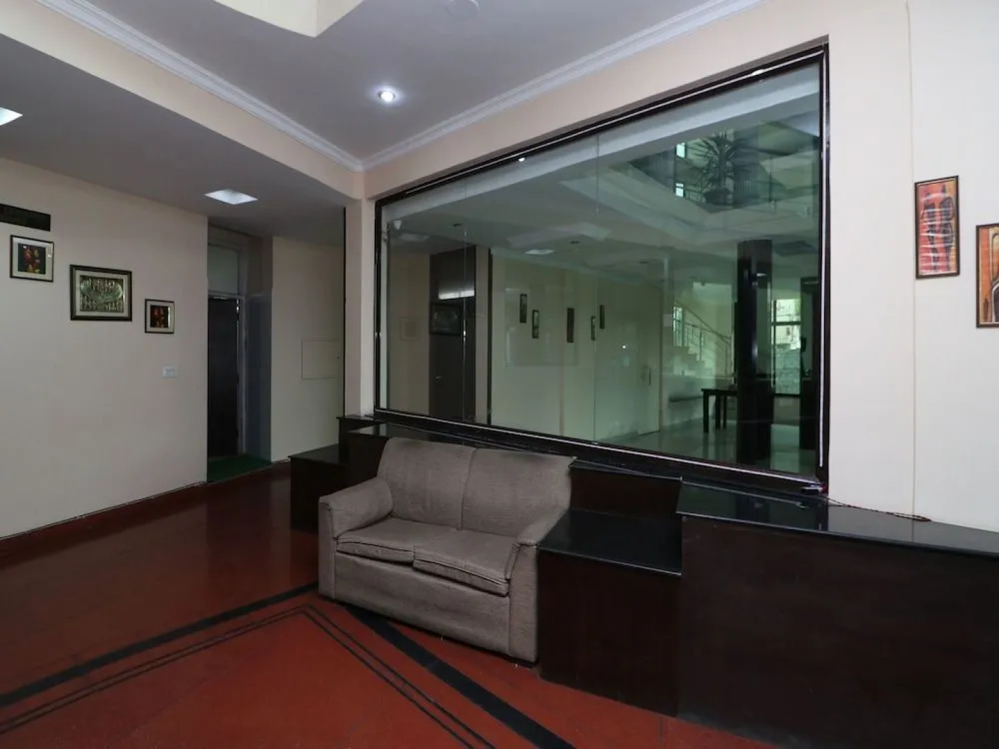 OYO 7547 Hotel Burans Residency