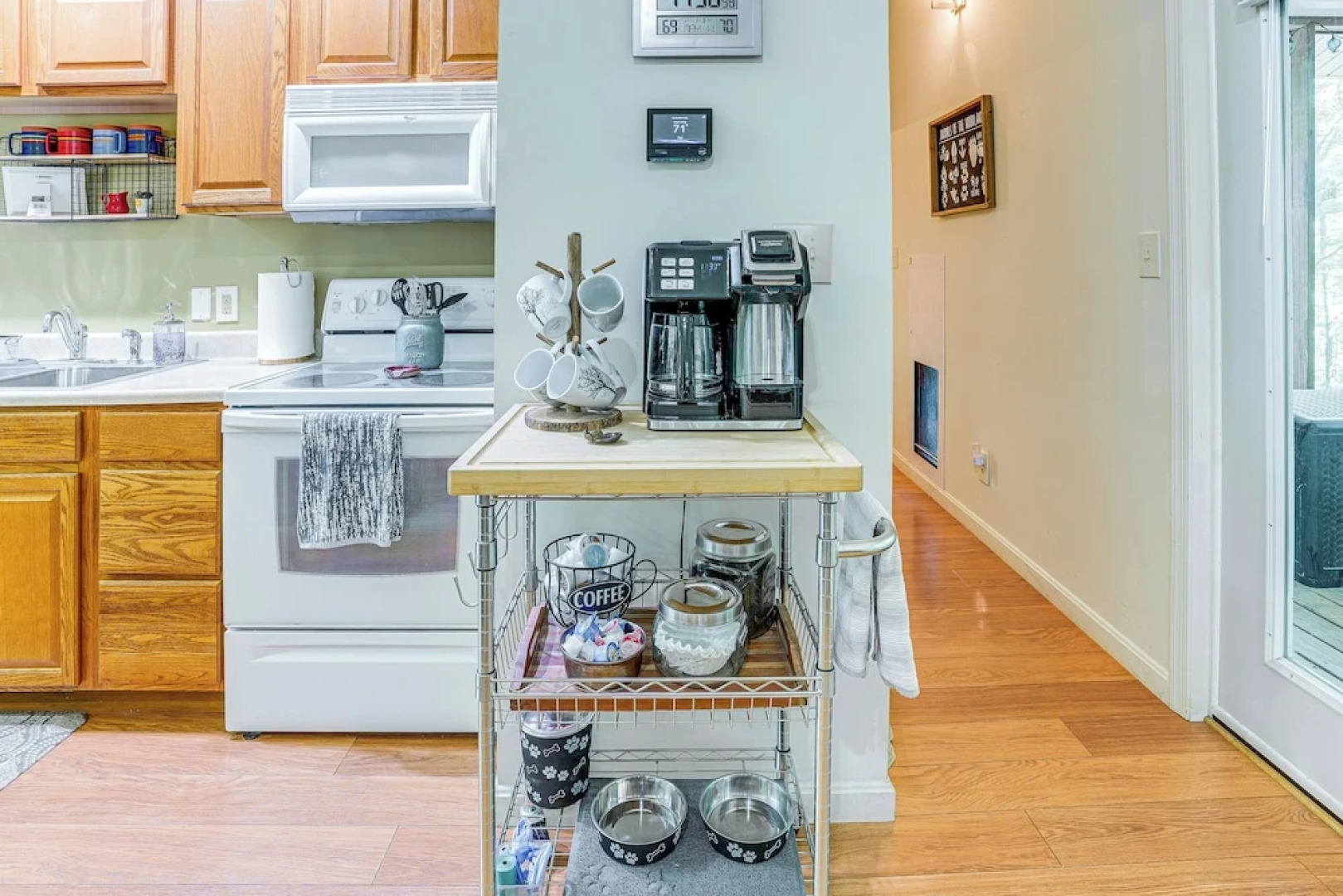 Cabin w/ Deck & Screened-in Porch in New Market!