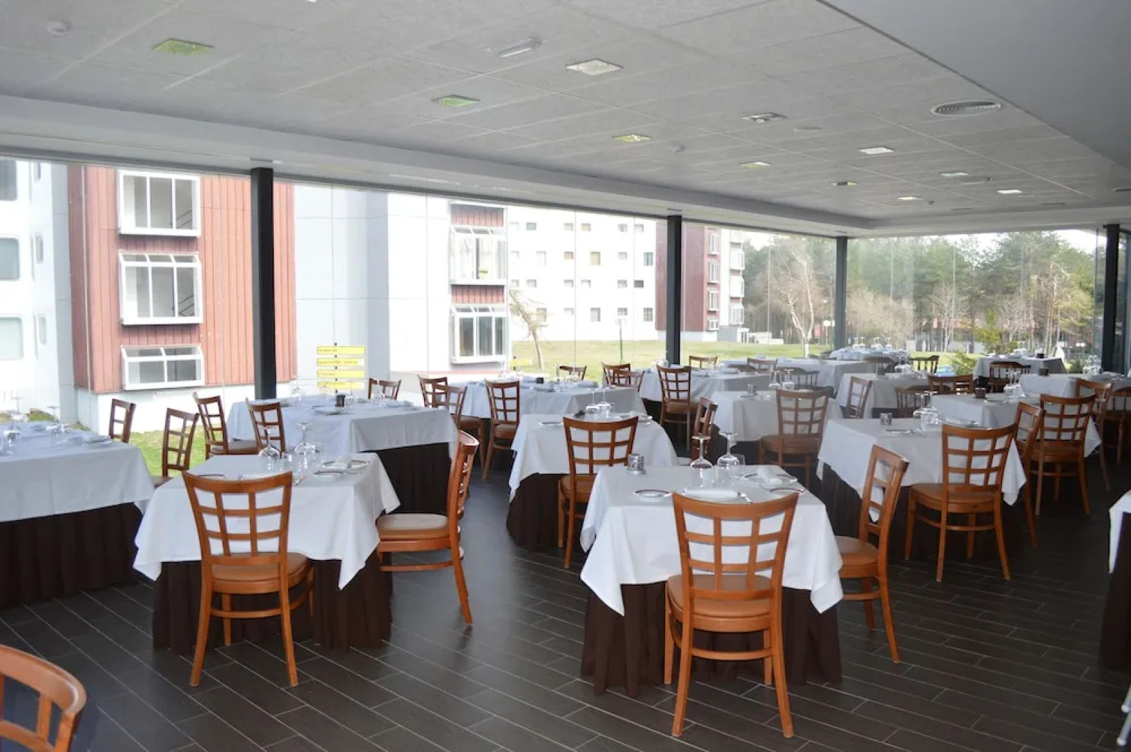 Oca Manzaneda Estación de Montaña