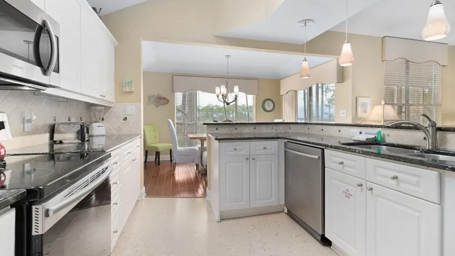 Baypine Cottages 8873