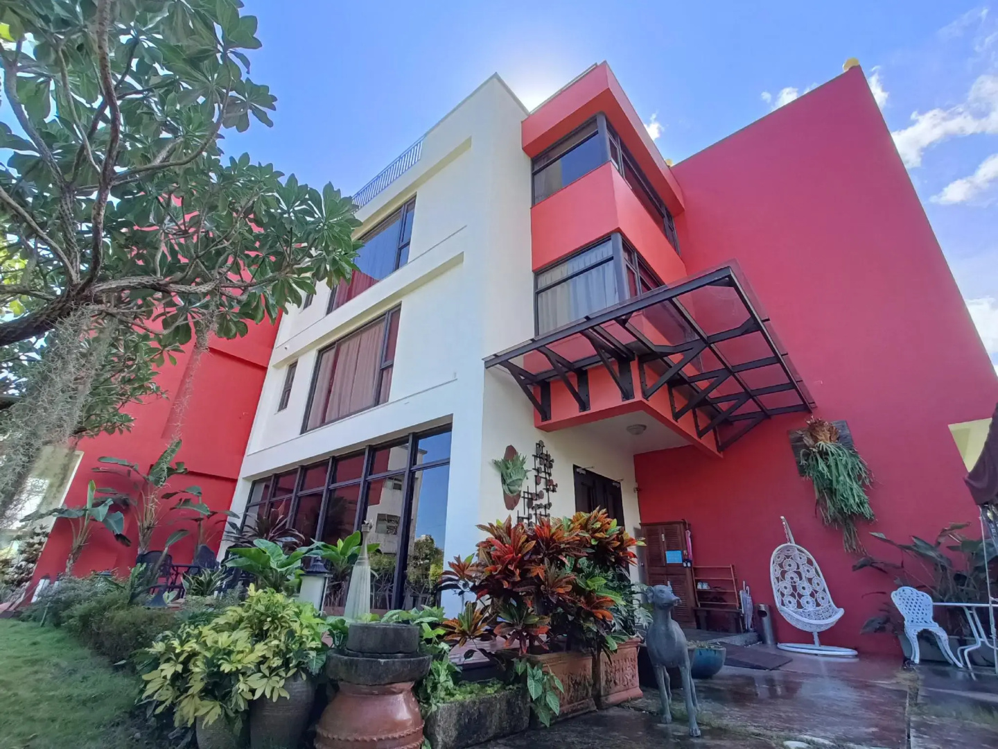 Zai Yan-Yan B&B