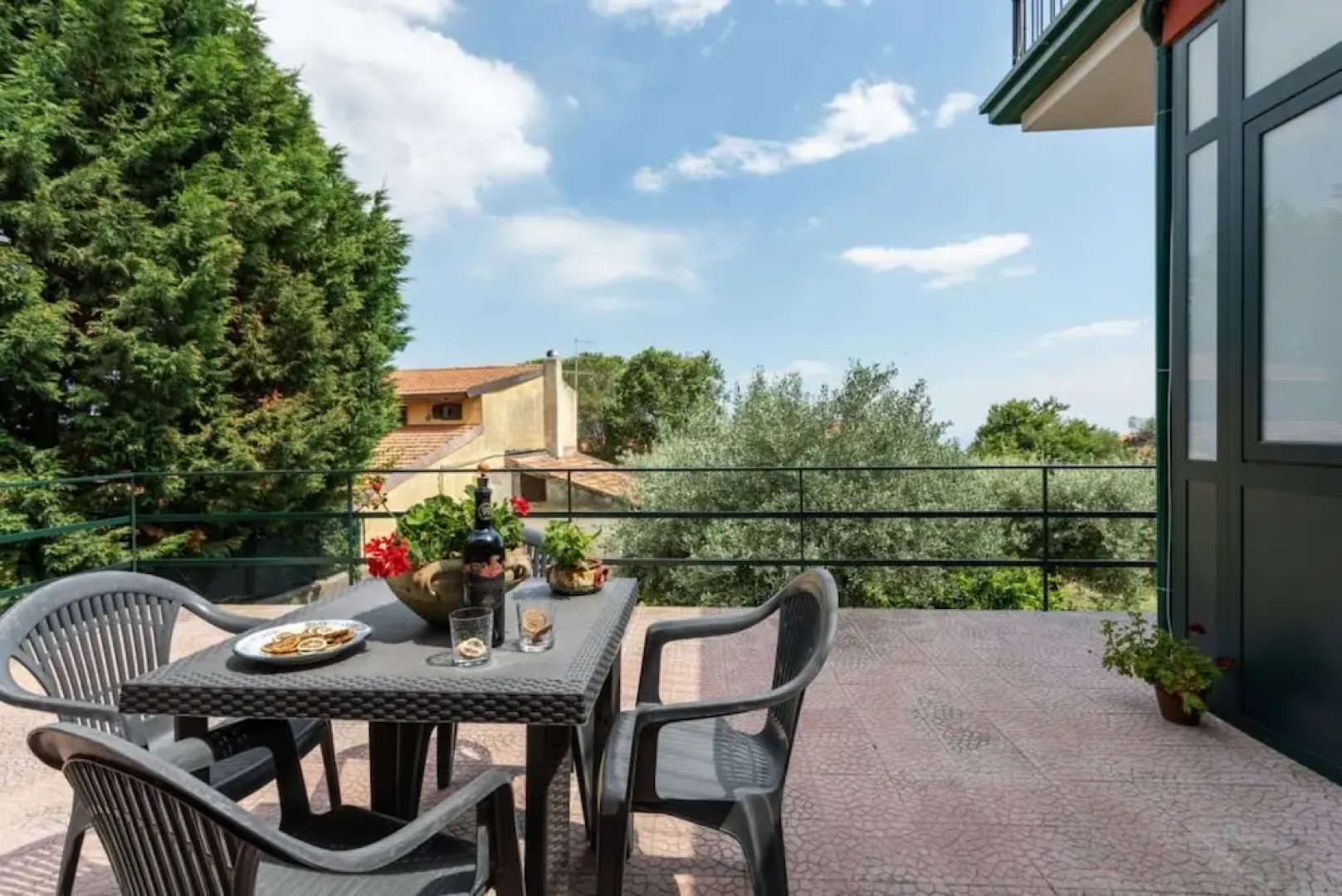 Pedara Lovely Flat with Terrace