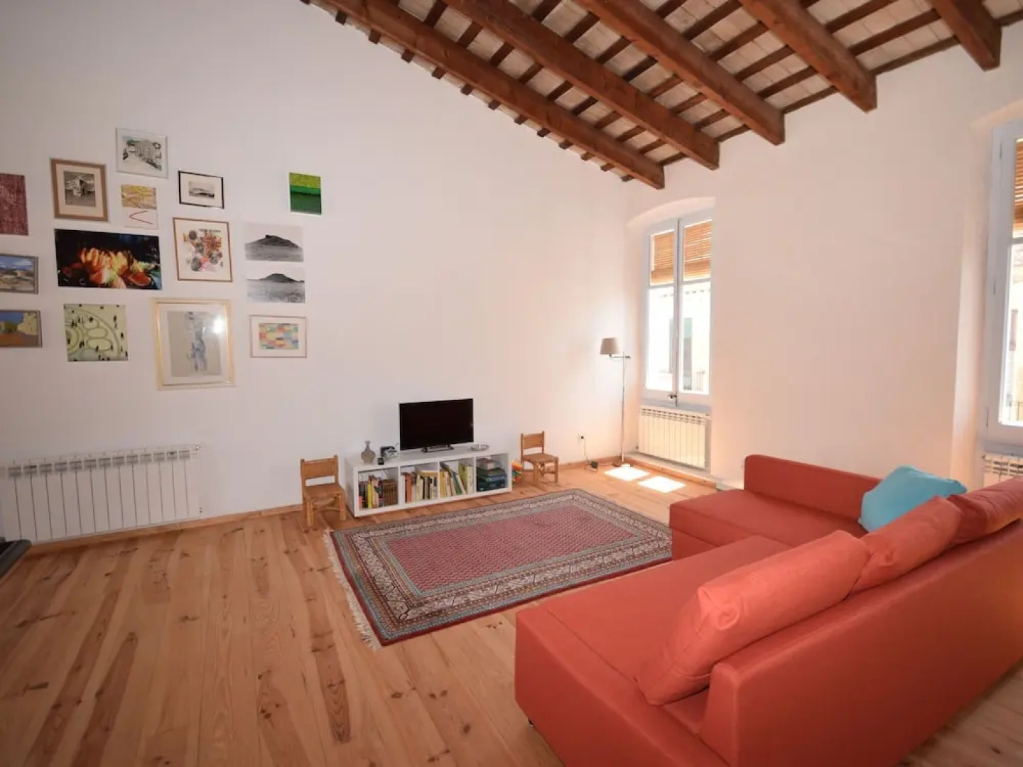 Beautiful, Authentic House With Large Patio and Swimming Pool, Near the Beach