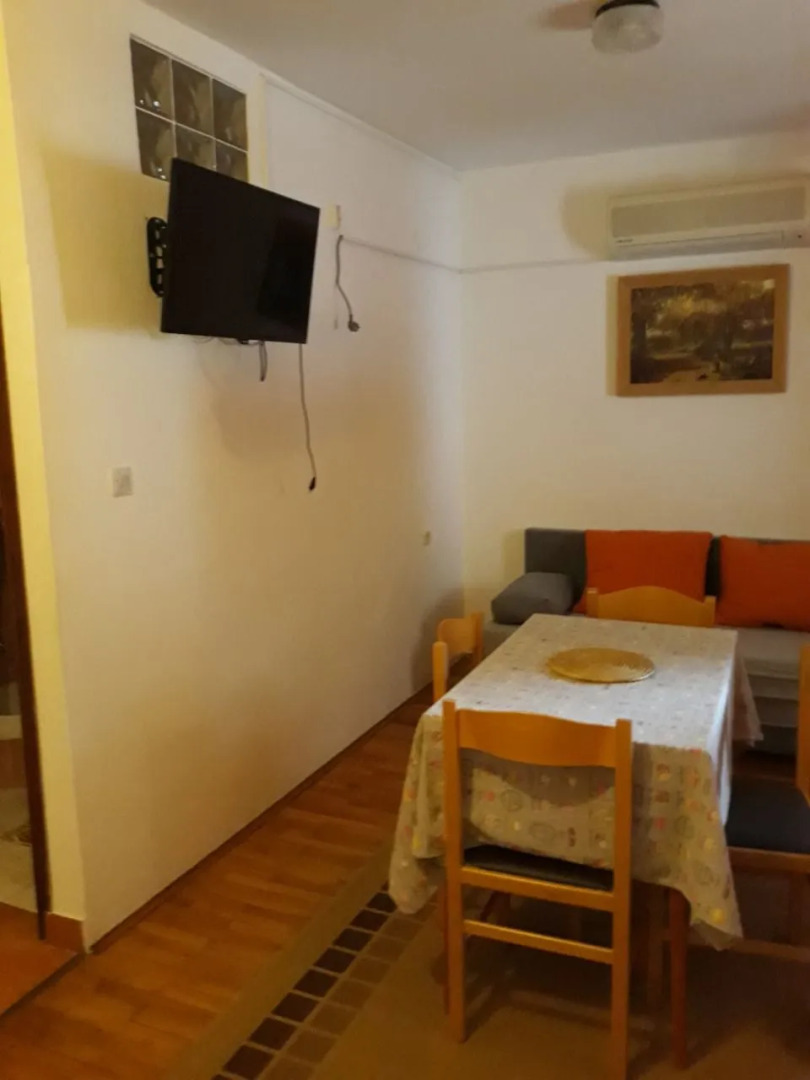 Apartment Ivo - with nice garden: A2 Pag, Island Pag