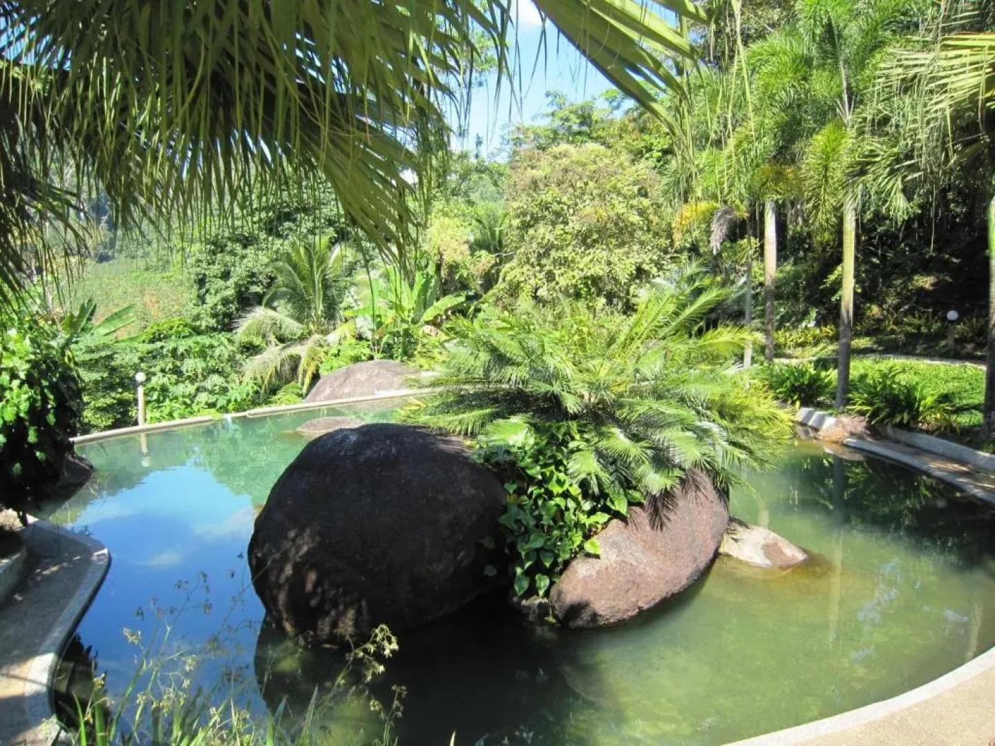 Phanom Bencha Mountain Resort