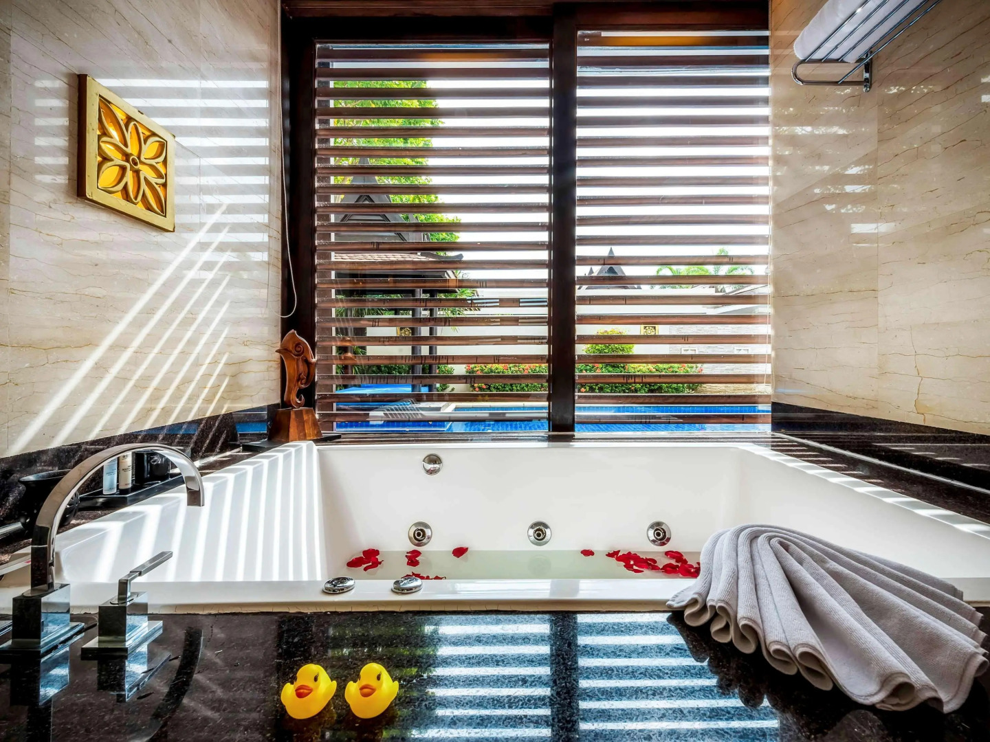 Отель Pullman Sanya Yalong Bay Villas & Resort