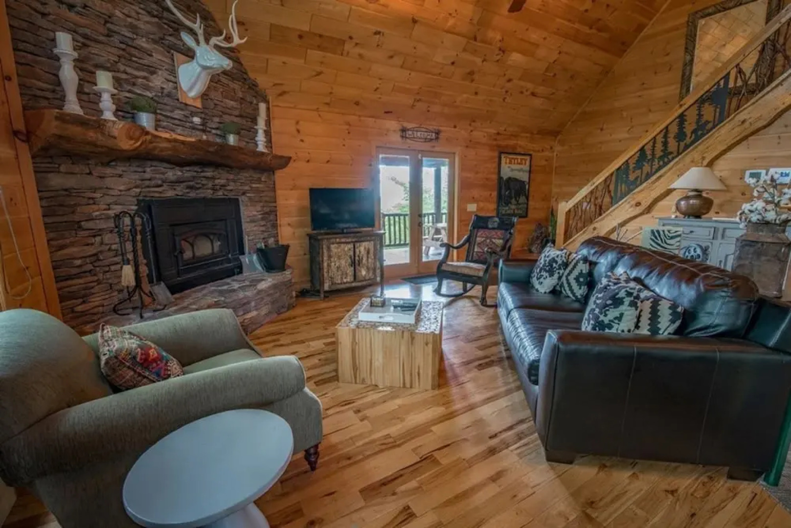 Wolf`s Den-minutes to Blue Ridge