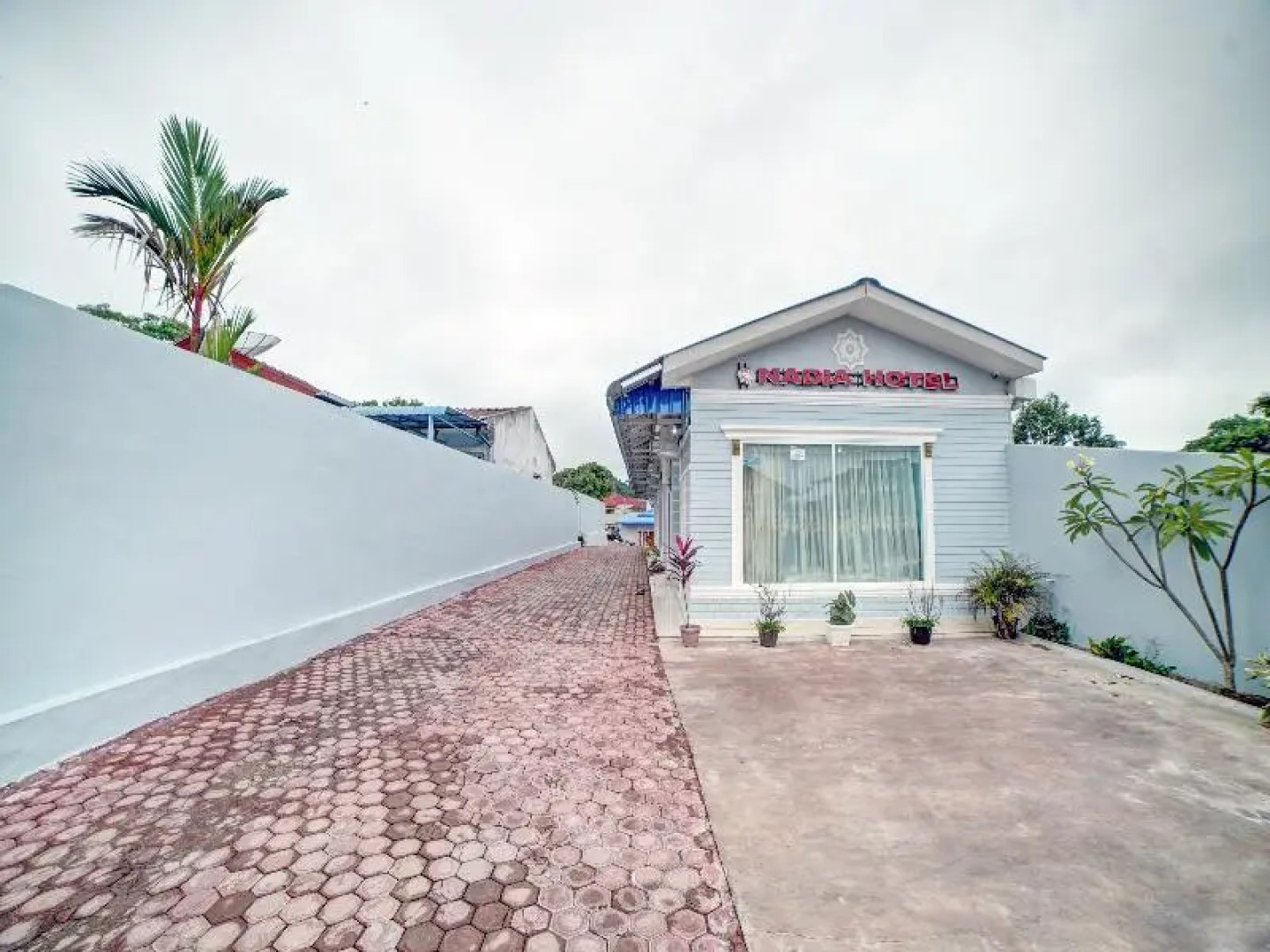 OYO 90509 Nadia Hotel