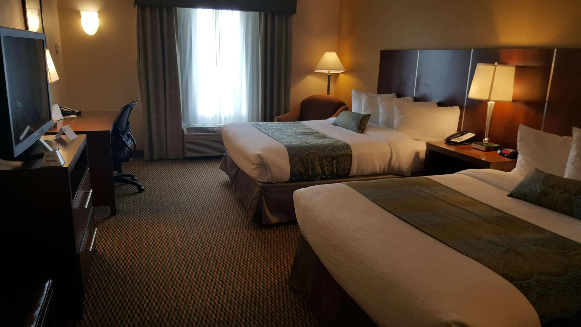 Best Western Airport Inn & Suites