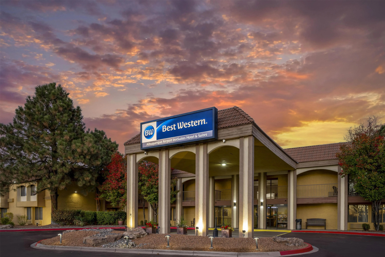 Best Western Airport Albuquerque InnSuites Hotel & Suites