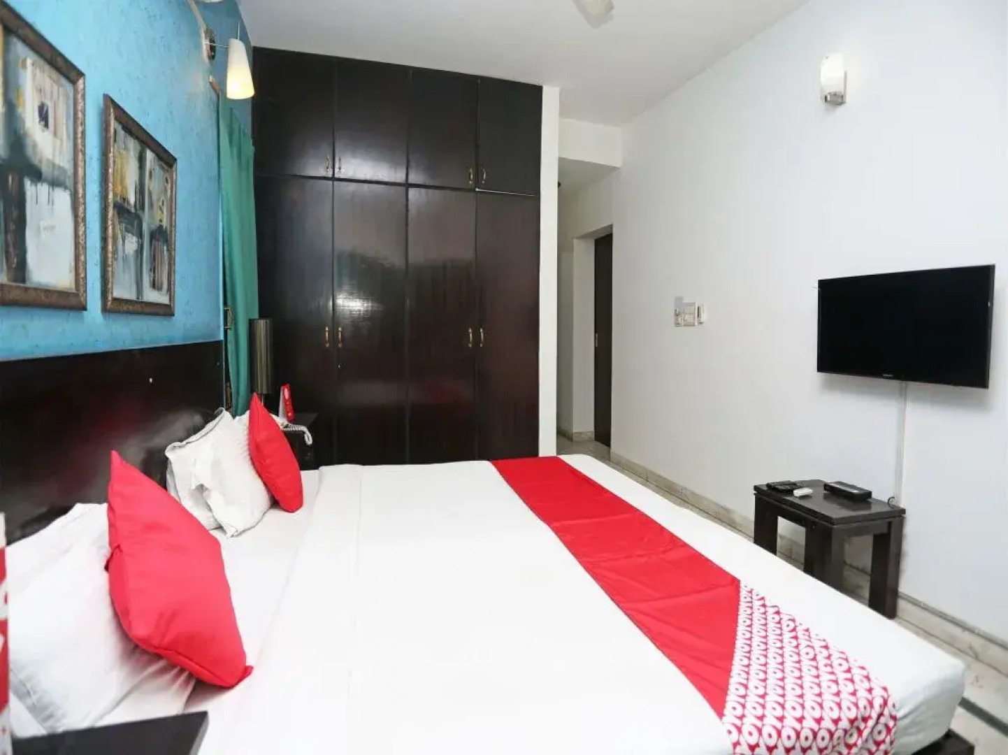 Woodbridge-1 Crossroads