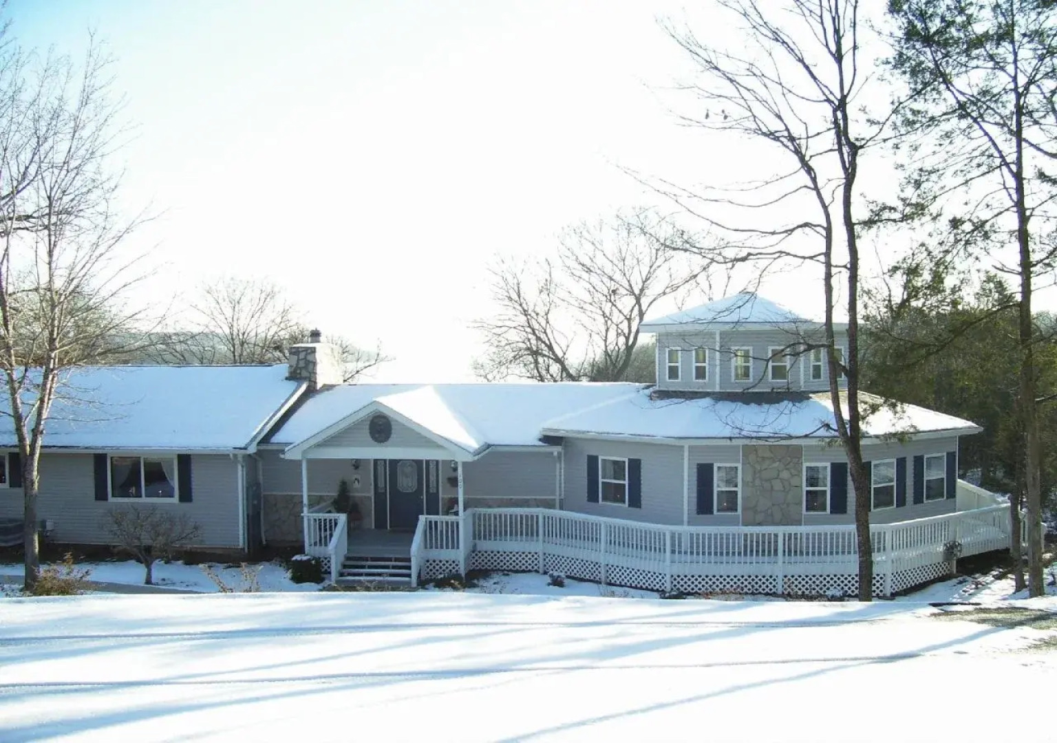 Anchor Inn on The Lake Bed and Breakfast
