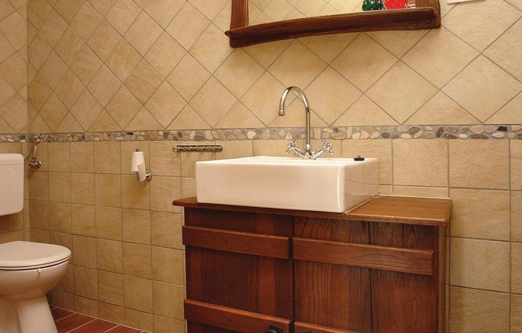 Beautiful Home in Makarska With Wifi and 7 Bedrooms