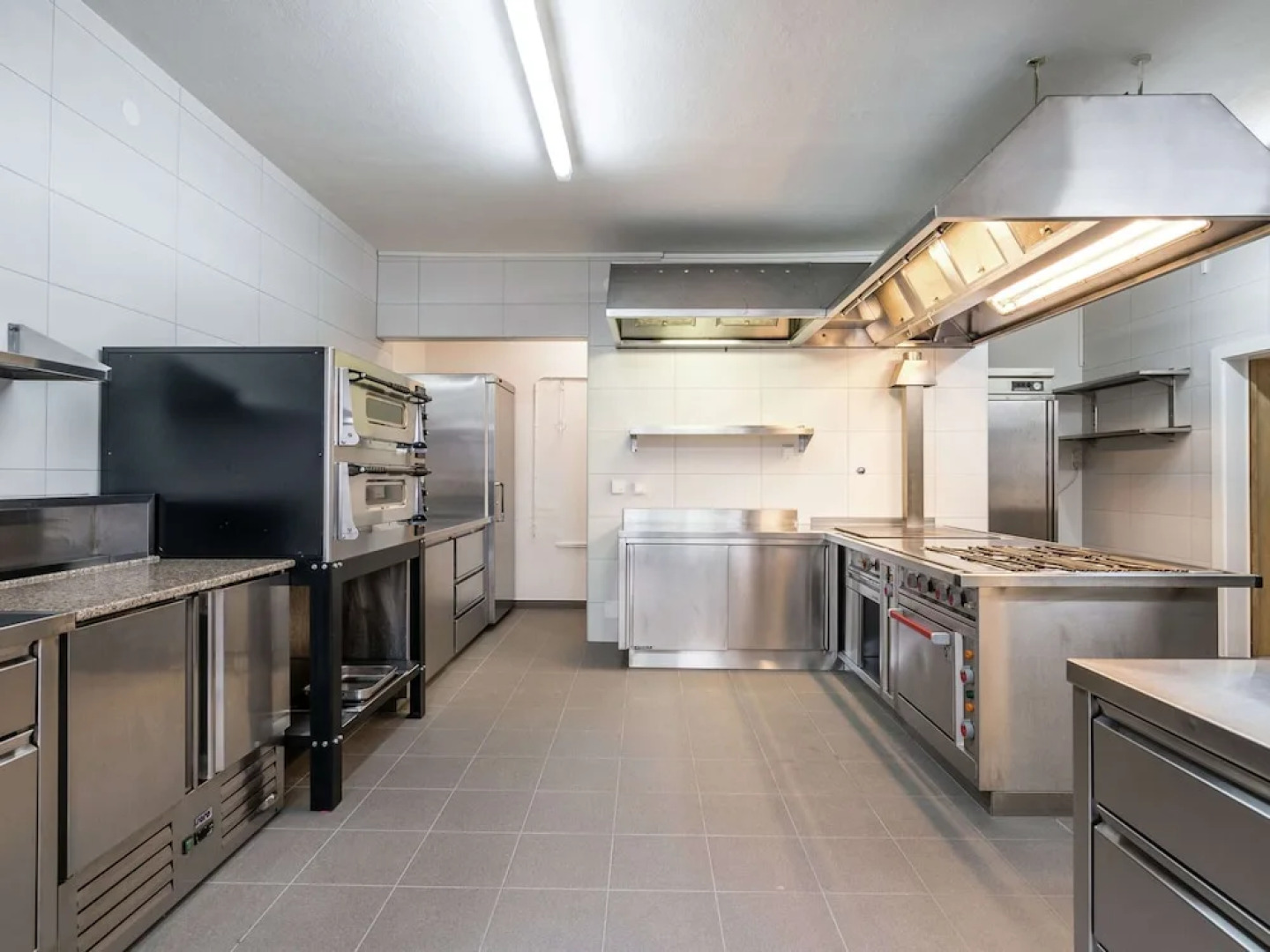 Large Luxury Chalet near Ski Area Zillerarena Königsleiten