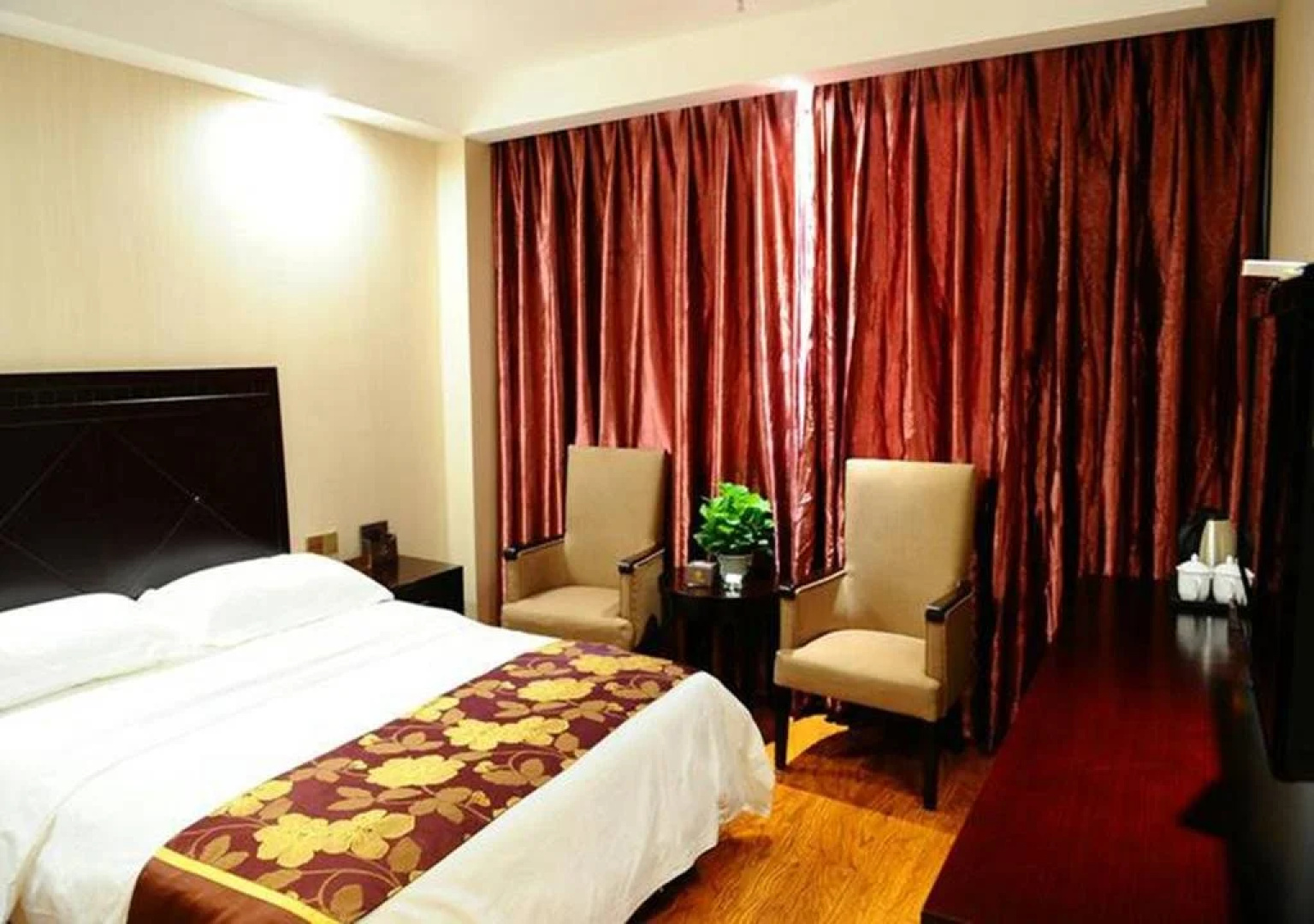 Xichang Xiaoding Business Hotel