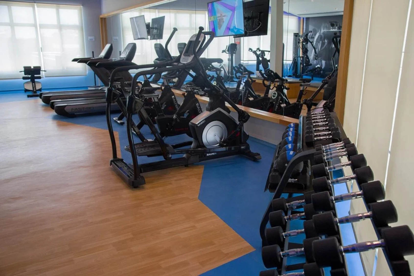 Gran Muthu Almirante Beach