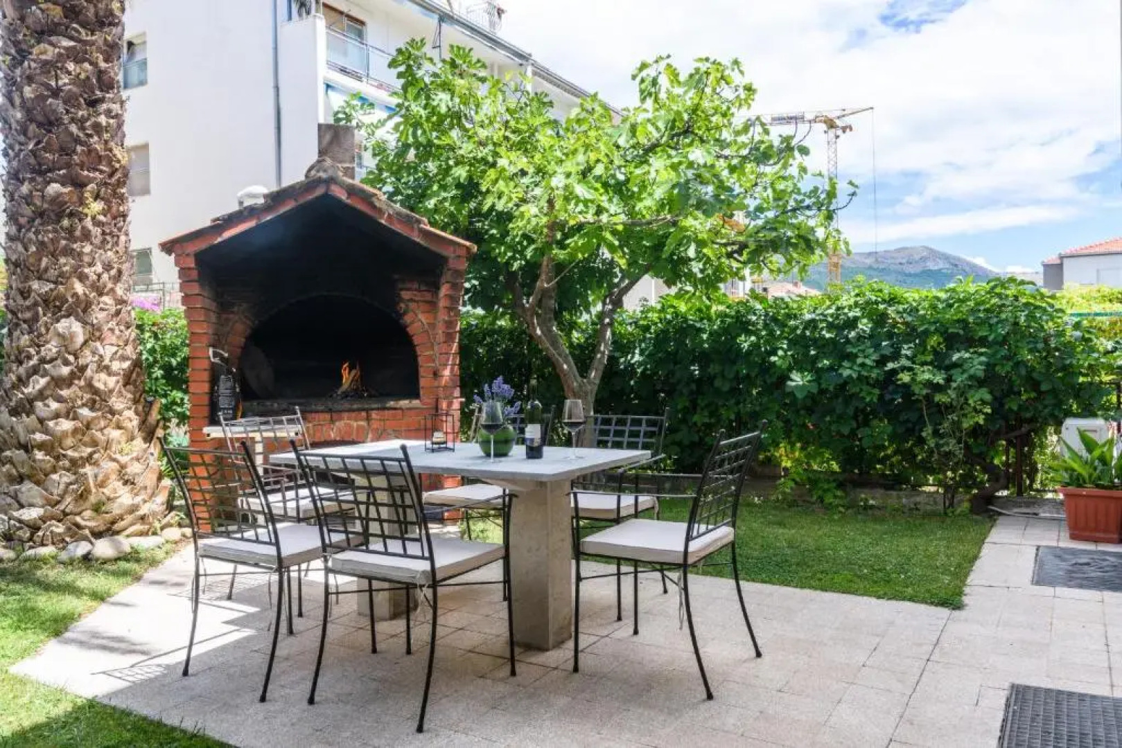 Apartments Lara & EM