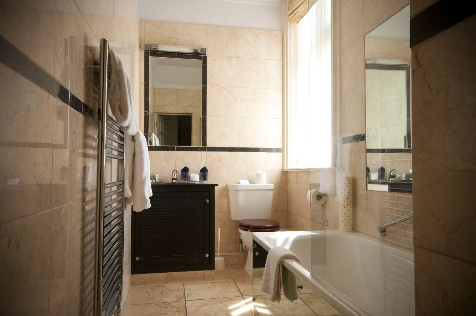 Careys Manor & Senspa