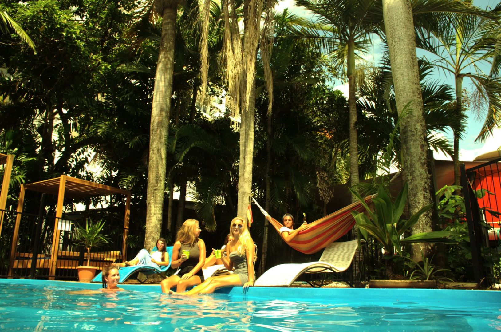 Mad Monkey Backpackers Central